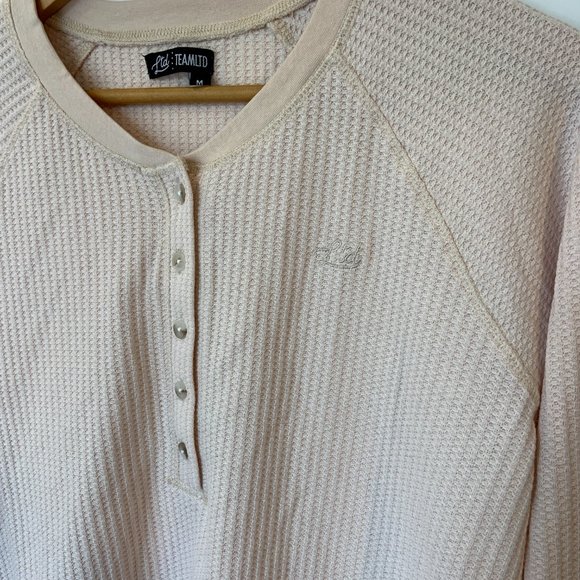 NWOT Team LTD Pale Peach Waffle Long Sleeved Henley Style Top Size Medium - Picture 7 of 9